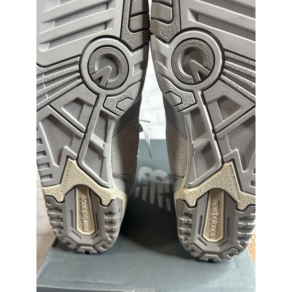 Athletic_Shoes